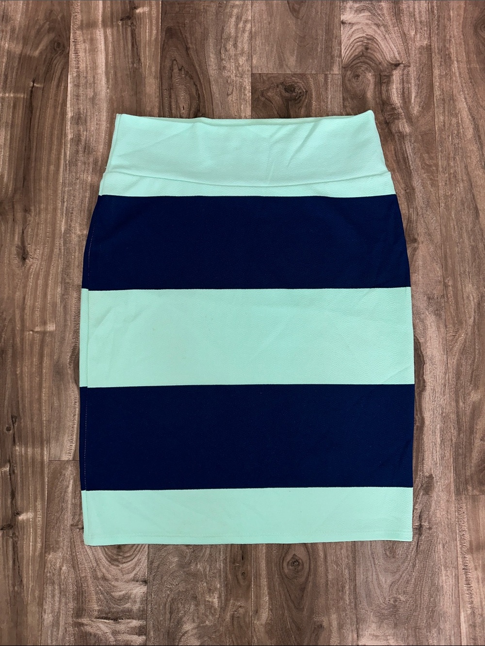 LuLaRoe Women’s Cassie Pencil Skirt Mint Green Navy Colorblock Large
